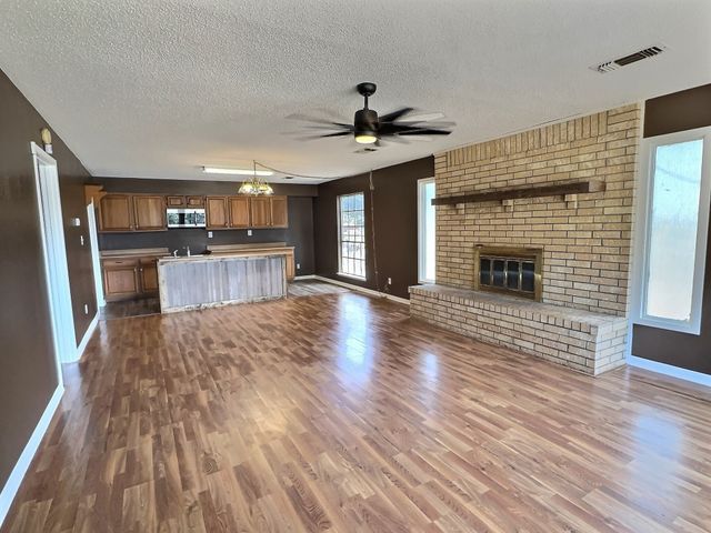 4561 Iroquois Drive, May, TX 76857