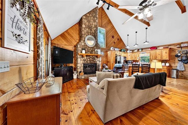 170 Oak Ridge Trail, Ellijay, GA 30536