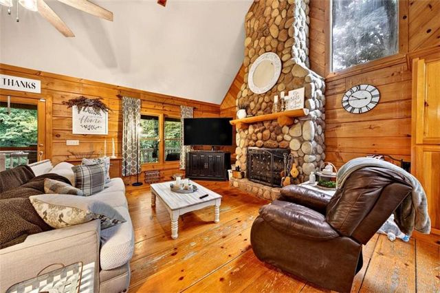 170 Oak Ridge Trail, Ellijay, GA 30536