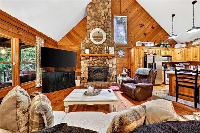 170 Oak Ridge Trail, Ellijay, GA 30536