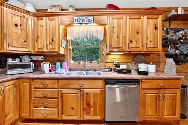 170 Oak Ridge Trail, Ellijay, GA 30536