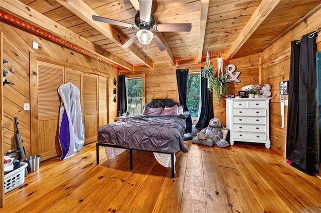 170 Oak Ridge Trail, Ellijay, GA 30536