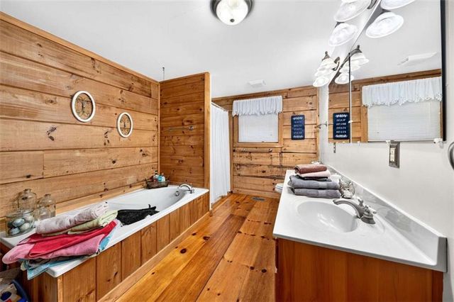170 Oak Ridge Trail, Ellijay, GA 30536