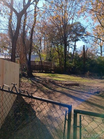 2454 Woodlawn Street, Montgomery, AL 36106