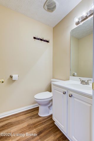 8821 Stony Falls Way, Jeffersontown, KY 40299