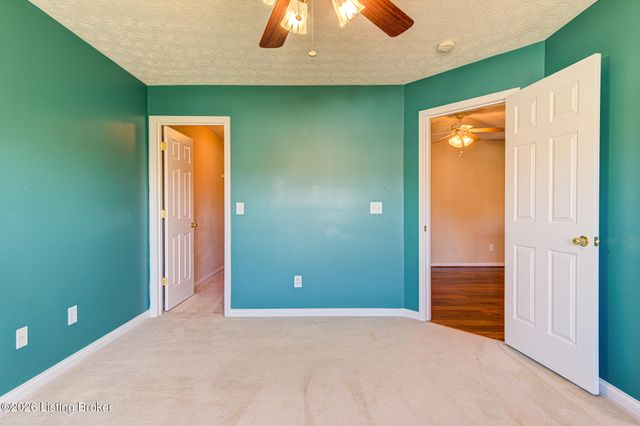 8821 Stony Falls Way, Jeffersontown, KY 40299