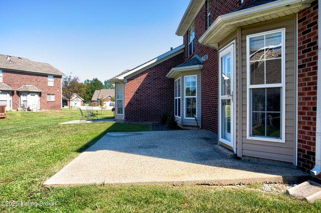 8821 Stony Falls Way, Jeffersontown, KY 40299