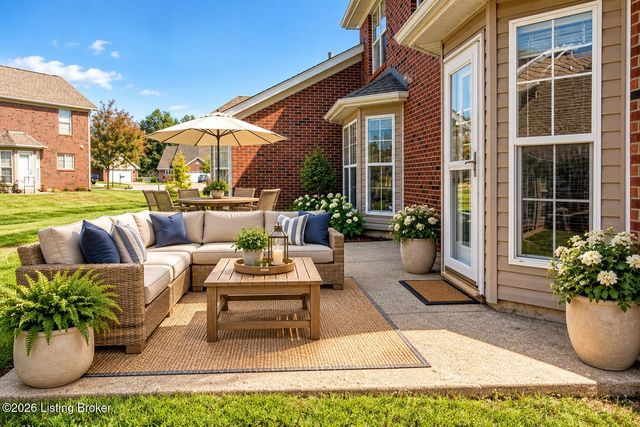 8821 Stony Falls Way, Jeffersontown, KY 40299