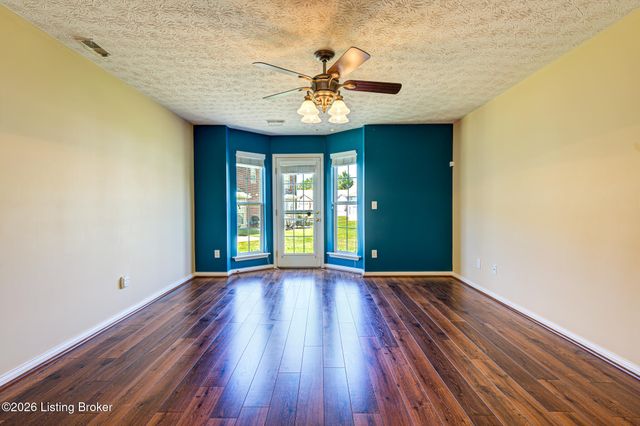 8821 Stony Falls Way, Jeffersontown, KY 40299