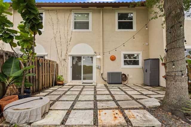 5056 SW 141st Avenue, Miramar, FL 33027