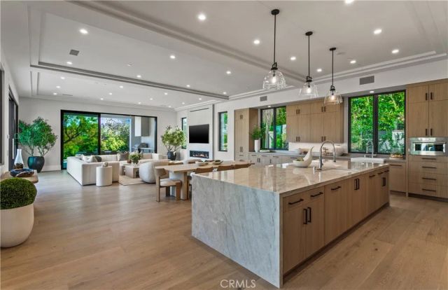 76 Hillcrest Lane, Newport Beach, CA 92660