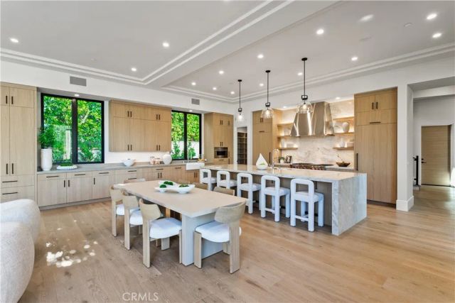 76 Hillcrest Lane, Newport Beach, CA 92660