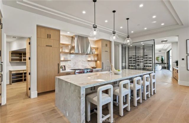 76 Hillcrest Lane, Newport Beach, CA 92660