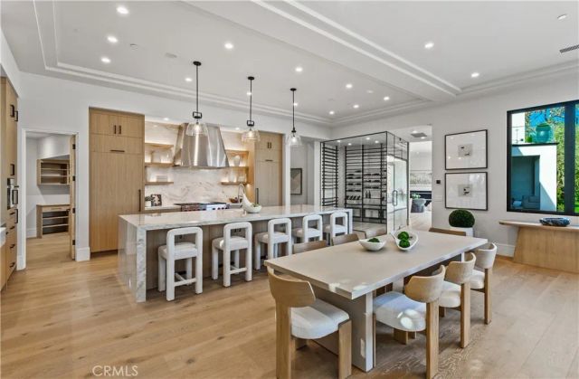76 Hillcrest Lane, Newport Beach, CA 92660