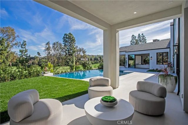 76 Hillcrest Lane, Newport Beach, CA 92660