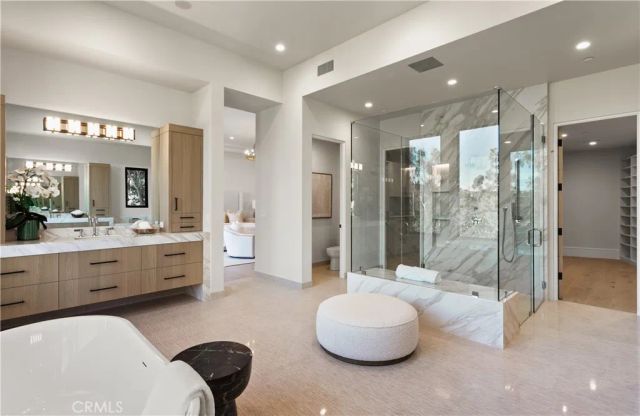 76 Hillcrest Lane, Newport Beach, CA 92660