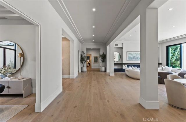 76 Hillcrest Lane, Newport Beach, CA 92660