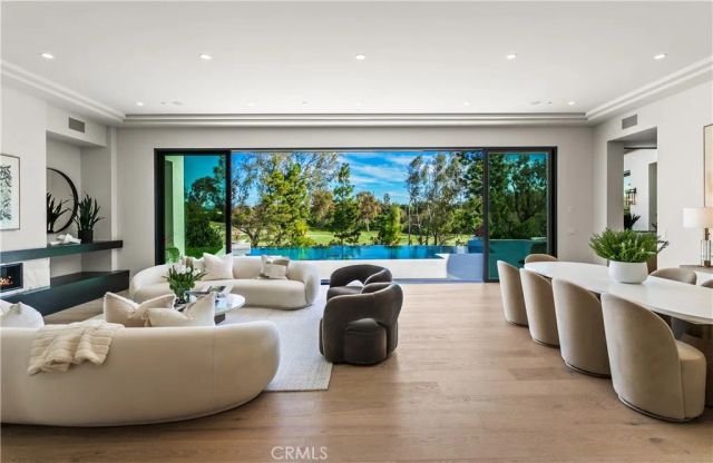 76 Hillcrest Lane, Newport Beach, CA 92660