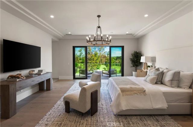 76 Hillcrest Lane, Newport Beach, CA 92660
