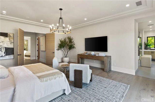76 Hillcrest Lane, Newport Beach, CA 92660