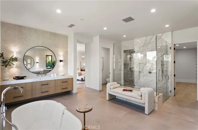 76 Hillcrest Lane, Newport Beach, CA 92660