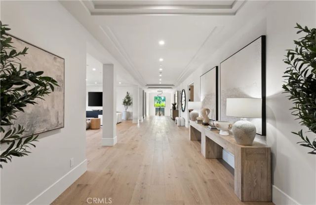 76 Hillcrest Lane, Newport Beach, CA 92660