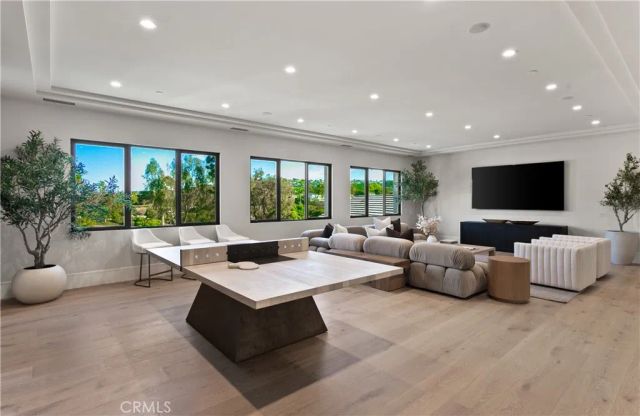 76 Hillcrest Lane, Newport Beach, CA 92660