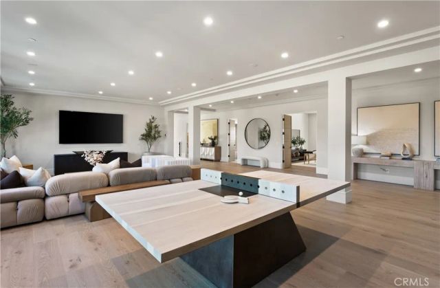 76 Hillcrest Lane, Newport Beach, CA 92660