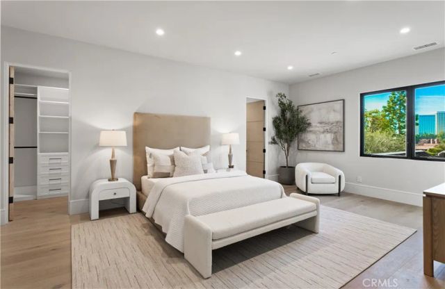 76 Hillcrest Lane, Newport Beach, CA 92660