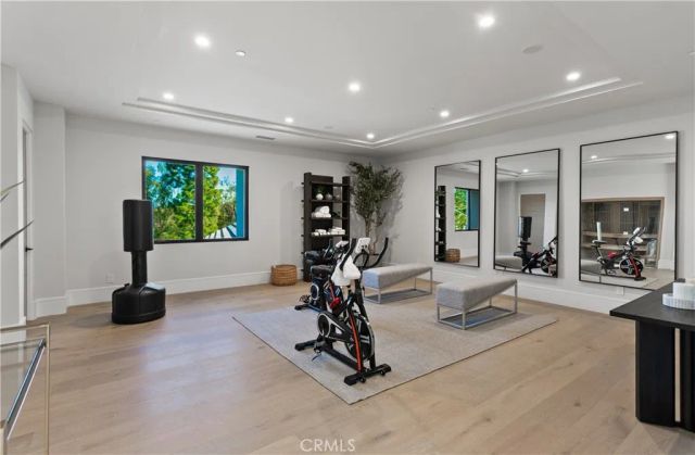 76 Hillcrest Lane, Newport Beach, CA 92660