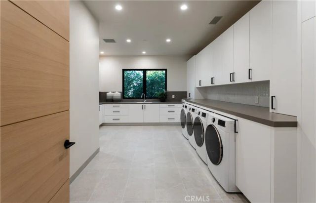 76 Hillcrest Lane, Newport Beach, CA 92660