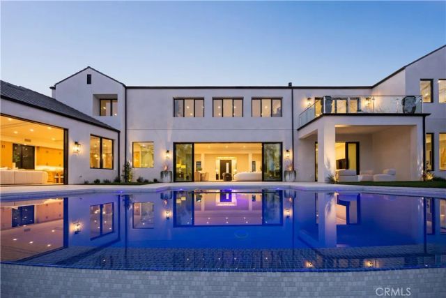 76 Hillcrest Lane, Newport Beach, CA 92660