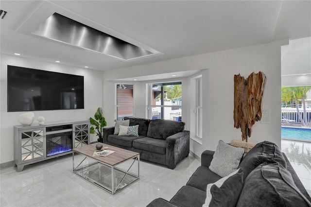 2363 SE 15th Street, Pompano Beach, FL 33062