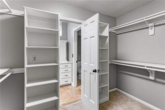 5255 W 129TH Terrace, Leawood, KS 66209