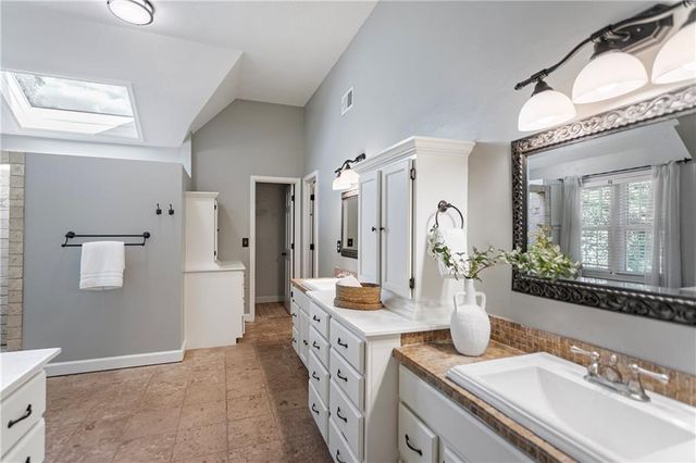 5255 W 129TH Terrace, Leawood, KS 66209