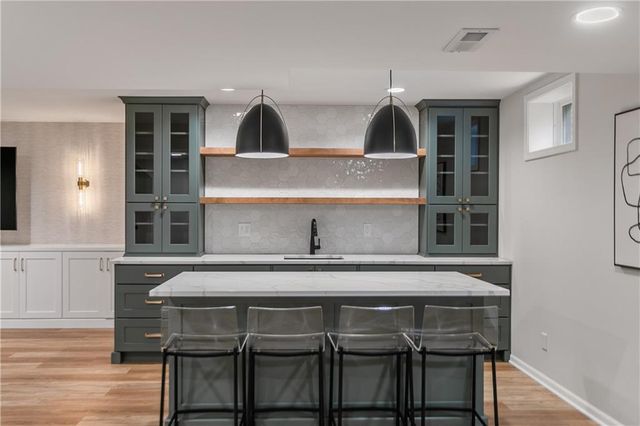 5255 W 129TH Terrace, Leawood, KS 66209