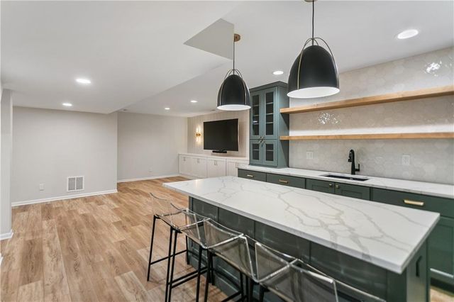 5255 W 129TH Terrace, Leawood, KS 66209