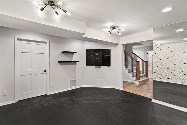 5255 W 129TH Terrace, Leawood, KS 66209