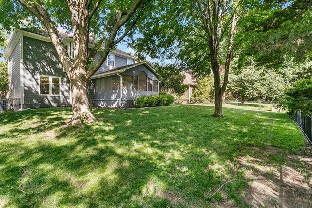 5255 W 129TH Terrace, Leawood, KS 66209
