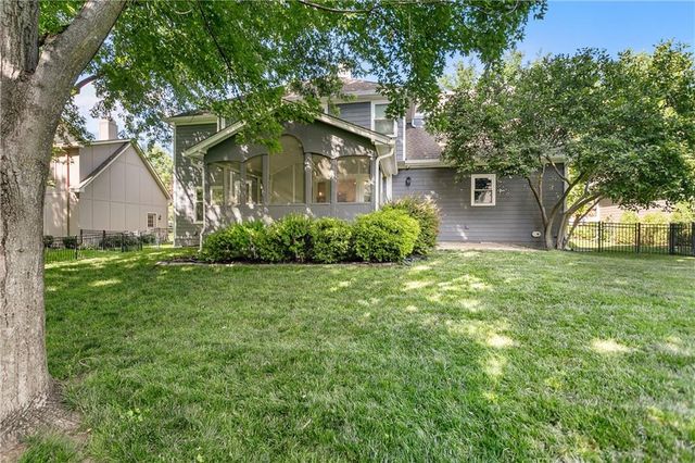 5255 W 129TH Terrace, Leawood, KS 66209