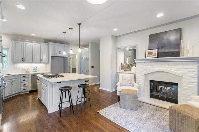 5255 W 129TH Terrace, Leawood, KS 66209