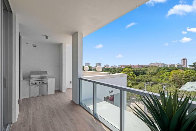 475 E Royal Palm Road 506, Boca Raton, FL 33432