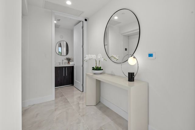 475 E Royal Palm Road 506, Boca Raton, FL 33432