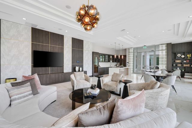 475 E Royal Palm Road 506, Boca Raton, FL 33432