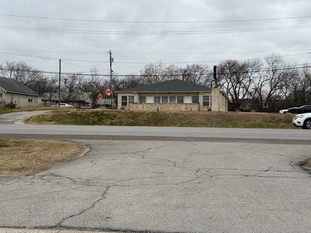201 N Broadway Street, Joshua, TX 76058