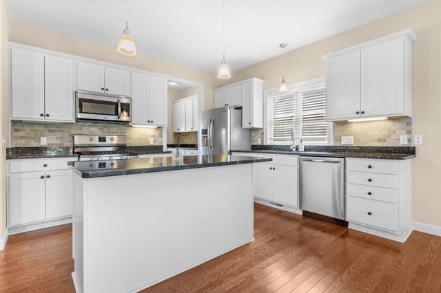 8243 Heathertree Lane, Brighton, MI 48116