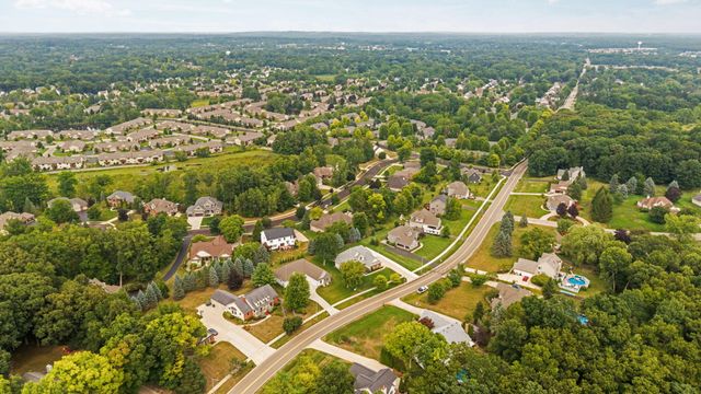 8243 Heathertree Lane, Brighton, MI 48116