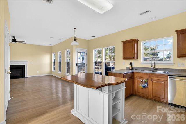 4913 Summerside Drive, Lake Wylie, SC 29710