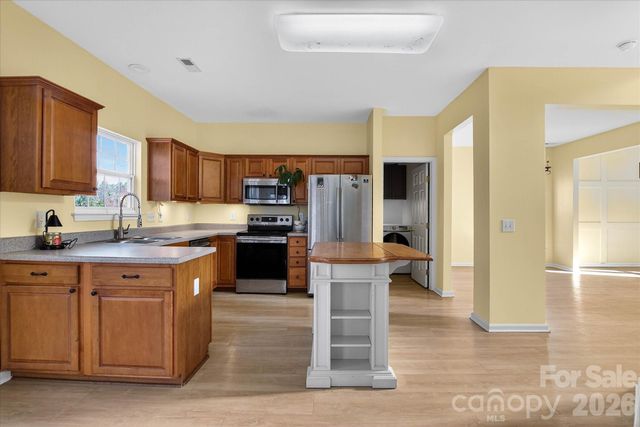 4913 Summerside Drive, Lake Wylie, SC 29710