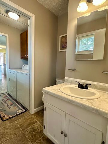 170 MITCHELL ST, Selmer, TN 38375